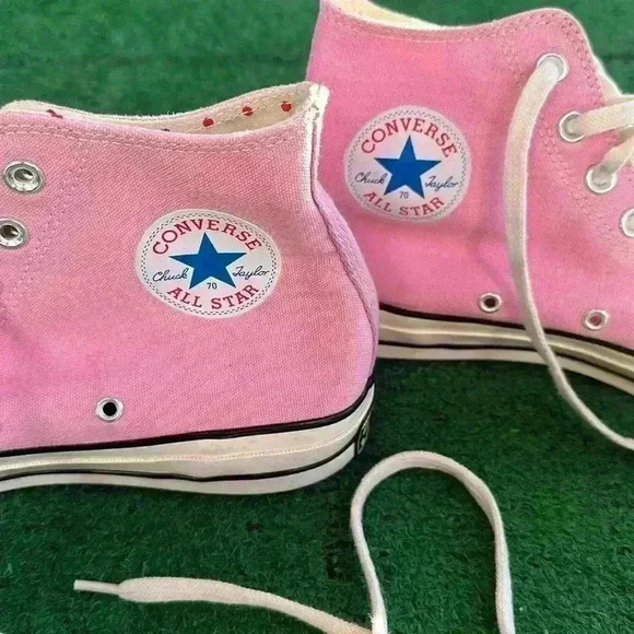 Converse x Hello Kitty - Picture 5 of 8